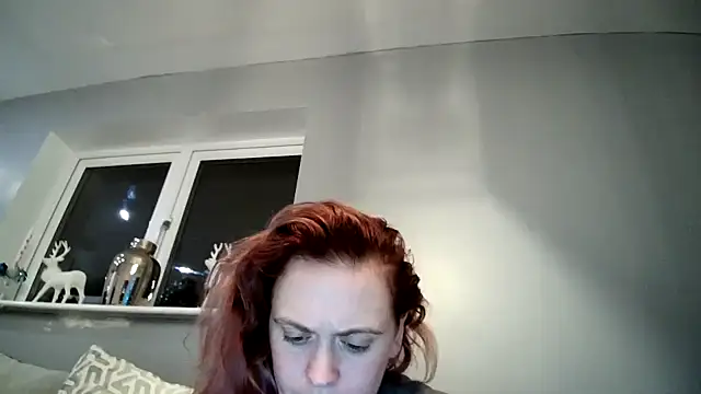 Snapshot of DynamicDuo_oxo chatting on December 3, 2024, 8:33 pm DynamicDuo oxo online show from December 3, 2024, 8:33 pm