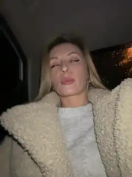 Diamond Bunny  online show from February 25, 2026, 4:18 pm