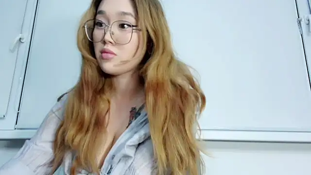 Jennatyan online show from November 22, 2025, 11:20 am