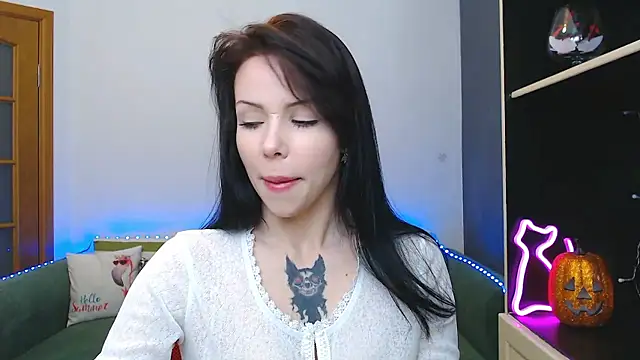 Snapshot of VeronaHope chatting on December 2, 2024, 7:31 am VeronaHope online show from December 2, 2024, 7:31 am