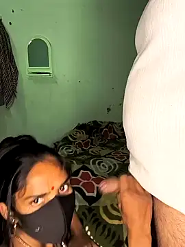 cute simmy0 online show from December 28, 2024, 4:30 pm