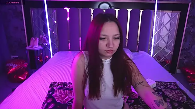 ElysLunar online show from February 19, 2026, 6:32 am