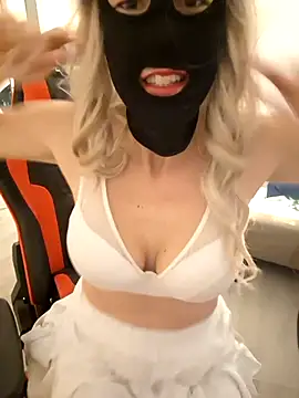 Hexe12346 online show from February 2, 2026, 5:01 pm