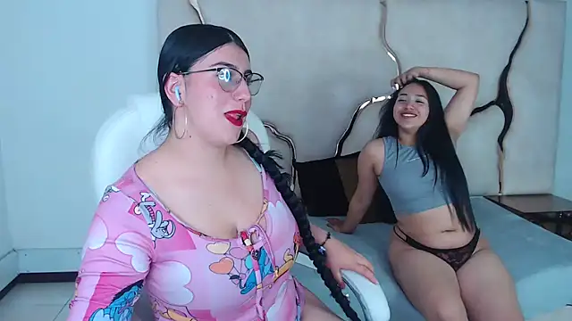 Snapshot of Criistaal_ chatting on February 6, 2025, 3:59 am Criistaal  online show from February 6, 2025, 3:59 am