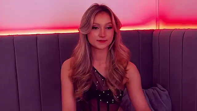 MiaNixan online show from March 21, 2025, 3:22 am