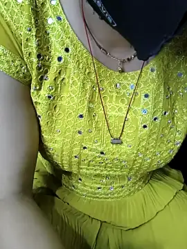 kaveerpooja947 online show from February 5, 2026, 4:47 pm