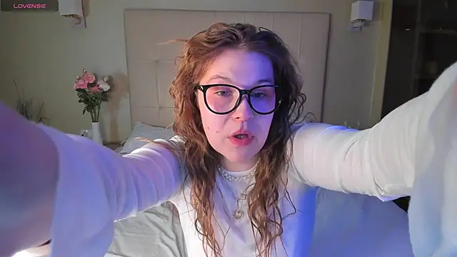 Snapshot of Colleen_Blake chatting on October 22, 2025, 4:17 pm Colleen Blake online show from October 22, 2025, 4:17 pm