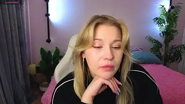 Snapshot of Colleen_Blake chatting on April 21, 2026, 4:46 pm Colleen Blake online show from April 21, 2026, 4:46 pm