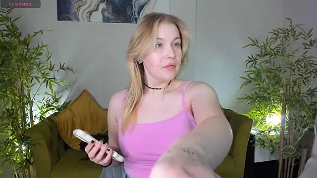 Snapshot of Colleen_Blake chatting on June 1, 2026, 4:50 pm Colleen Blake online show from June 1, 2026, 4:50 pm