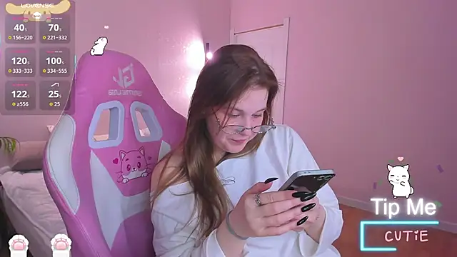 Snapshot of Colleen_Blake chatting on December 3, 2025, 5:01 pm Colleen Blake online show from December 3, 2025, 5:01 pm