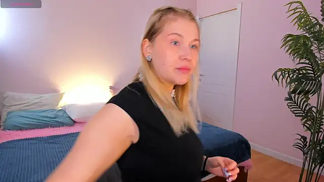 Snapshot of Colleen_Blake chatting on May 7, 2026, 5:05 pm Colleen Blake online show from May 7, 2026, 5:05 pm