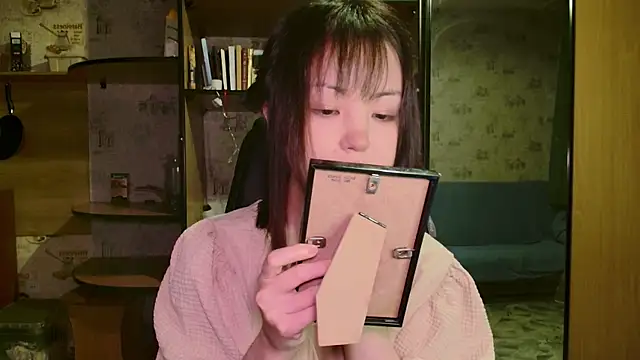 Snapshot of lalallalalaa- chatting on December 16, 2025, 5:06 pm lalallalalaa- online show from December 16, 2025, 5:06 pm