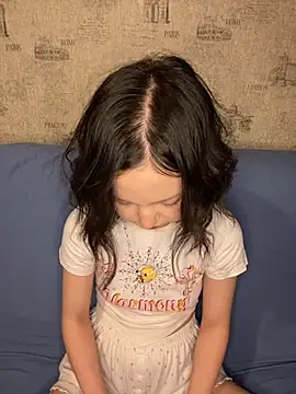 Snapshot of lalallalalaa- chatting on November 7, 2025, 3:16 pm lalallalalaa- online show from November 7, 2025, 3:16 pm