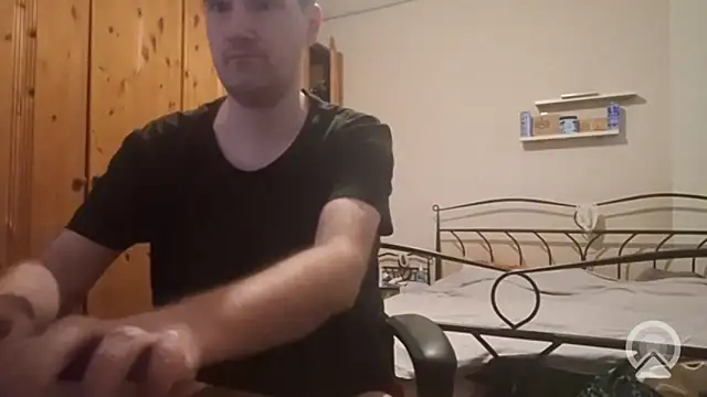 Snapshot of Loveme1902 chatting on April 16, 2026, 8:15 am Loveme1902 online show from April 16, 2026, 8:15 am