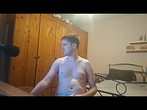 Snapshot of Loveme1902 chatting on January 17, 2025, 8:56 am Loveme1902 online show from January 17, 2025, 8:56 am