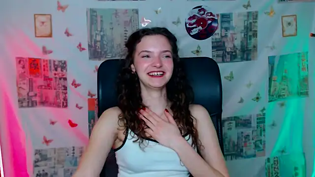  SusieSu  online show from April 9, 2026, 12:11 pm