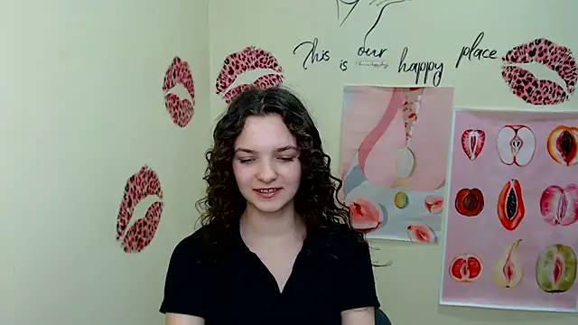  SusieSu  online show from March 19, 2025, 4:34 pm