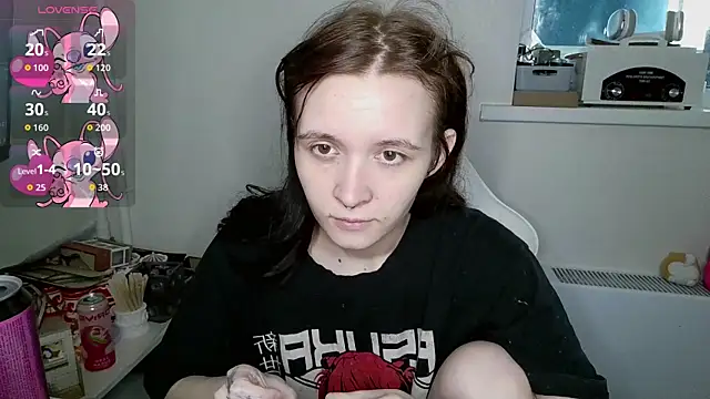 Snapshot of crashtest_13 chatting on September 14, 2025, 4:35 am crashtest 13 online show from September 14, 2025, 4:35 am