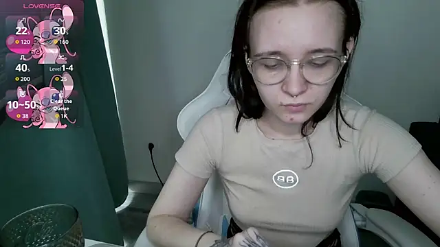 Snapshot of crashtest_13 chatting on October 28, 2025, 8:46 am crashtest 13 online show from October 28, 2025, 8:46 am