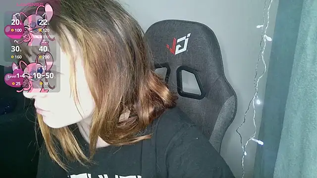 Snapshot of crashtest_13 chatting on February 24, 2025, 5:11 am crashtest 13 online show from February 24, 2025, 5:11 am