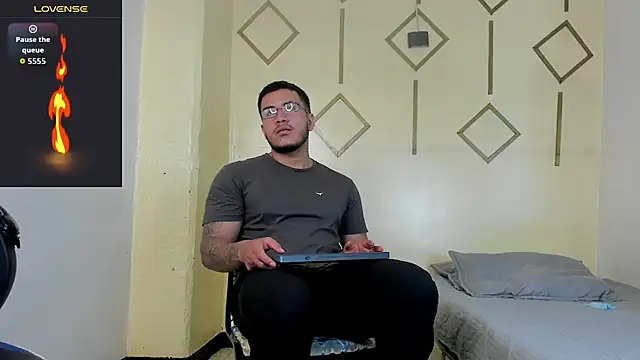 Snapshot of jeisonstark chatting on October 8, 2025, 7:14 pm jeisonstark online show from October 8, 2025, 7:14 pm