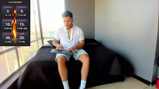 Snapshot of jeisonstark chatting on November 22, 2025, 12:04 pm jeisonstark online show from November 22, 2025, 12:04 pm