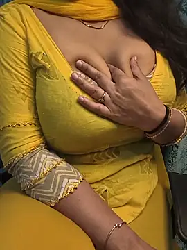 Snapshot of Anamika_Kapoor chatting on May 7, 2026, 3:33 am Anamika Kapoor online show from May 7, 2026, 3:33 am