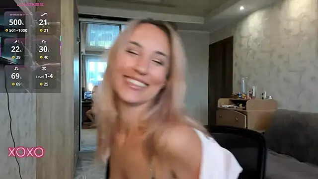 lady Nati online show from September 15, 2025, 1:55 pm