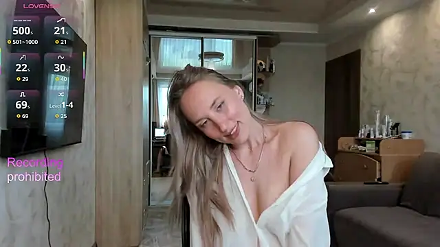 Snapshot of lady_Nati chatting on May 18, 2026, 1:05 pm lady Nati online show from May 18, 2026, 1:05 pm