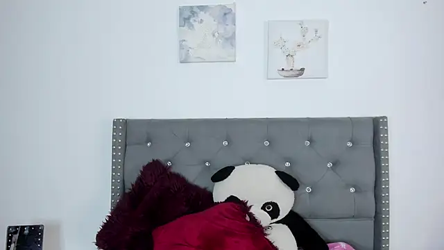 SarahSassy  online show from January 4, 2025, 1:31 am