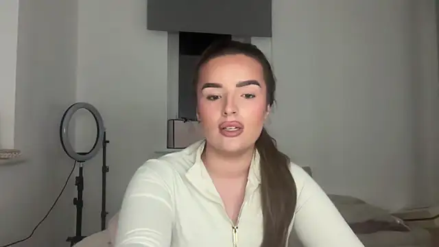 maisiesmithx online show from March 12, 2026, 8:46 pm