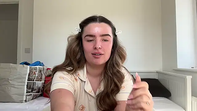 maisiesmithx online show from April 6, 2026, 1:56 pm