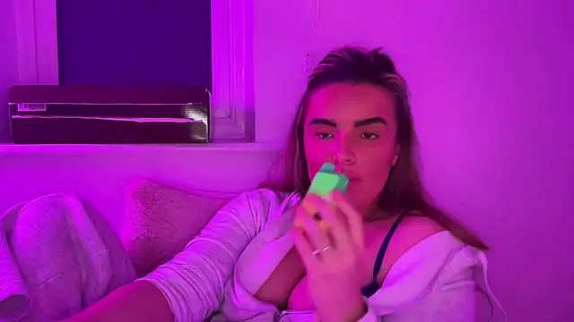 maisiesmithx online show from January 17, 2026, 11:41 pm