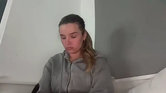Snapshot of maisiesmithx chatting on April 22, 2026, 8:37 pm maisiesmithx online show from April 22, 2026, 8:37 pm