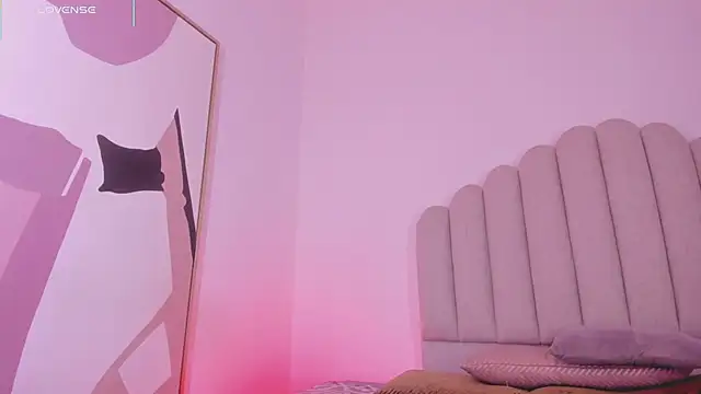 Nikki Angel  online show from February 26, 2026, 6:52 pm