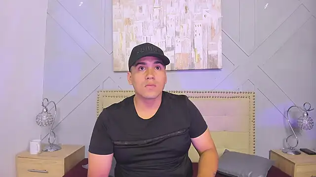 Snapshot of Vale_n_Matt chatting on September 17, 2025, 3:30 am Vale n Matt online show from September 17, 2025, 3:30 am