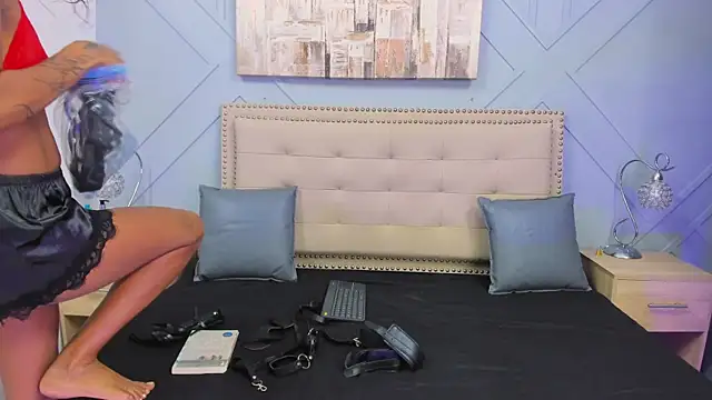 Snapshot of Vale_n_Matt chatting on September 19, 2025, 3:32 am Vale n Matt online show from September 19, 2025, 3:32 am