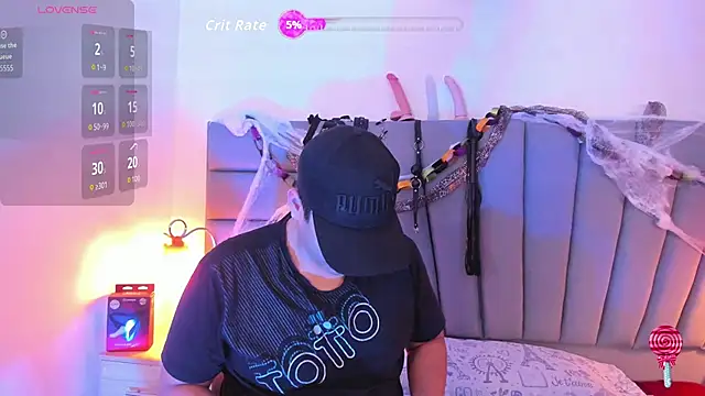 Snapshot of Vale_n_Matt chatting on October 14, 2025, 3:40 am Vale n Matt online show from October 14, 2025, 3:40 am