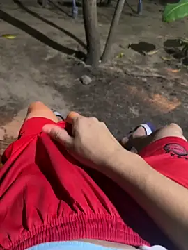 Snapshot of Erick-90 chatting on October 25, 2025, 4:44 am Erick-90 online show from October 25, 2025, 4:44 am