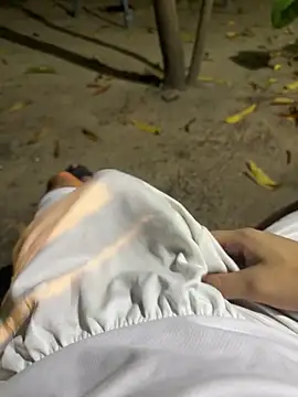 Snapshot of Erick-90 chatting on December 3, 2025, 2:45 am Erick-90 online show from December 3, 2025, 2:45 am