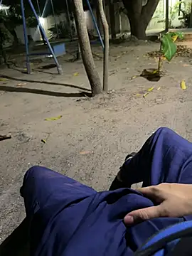 Snapshot of Erick-90 chatting on March 1, 2026, 5:29 am Erick-90 online show from March 1, 2026, 5:29 am