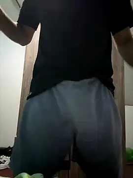 Snapshot of Erick-90 chatting on October 23, 2025, 4:33 am Erick-90 online show from October 23, 2025, 4:33 am