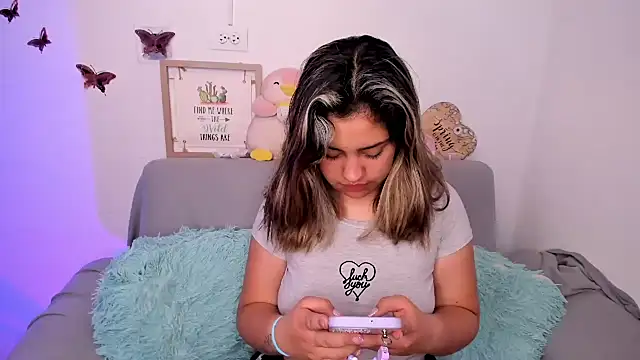 Snapshot of caramelita_ostos chatting on March 20, 2025, 12:08 am caramelita ostos online show from March 20, 2025, 12:08 am