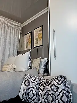 Snapshot of Zee_Online chatting on October 26, 2025, 5:35 pm Zee Online online show from October 26, 2025, 5:35 pm