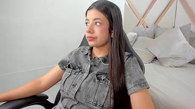 Snapshot of coraltaylor chatting on April 26, 2026, 1:19 pm coraltaylor online show from April 26, 2026, 1:19 pm