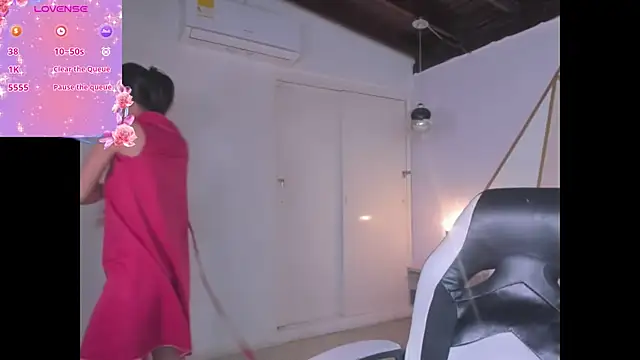 coraltaylor online show from December 12, 2024, 3:27 pm