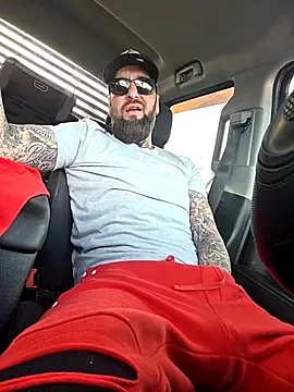 Beardedtattood online show from November 18, 2025, 2:42 pm