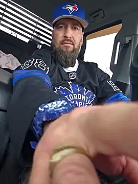 Snapshot of Beardedtattood chatting on May 6, 2026, 1:37 pm Beardedtattood online show from May 6, 2026, 1:37 pm