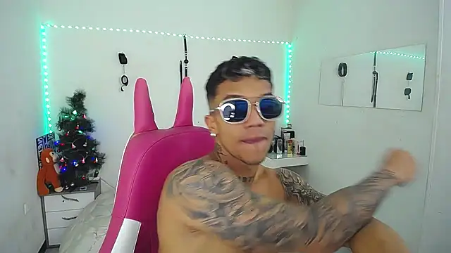 Leonard Price online show from December 2, 2025, 4:09 pm