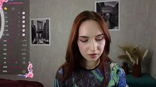 Snapshot of Emily_Klein_ chatting on December 6, 2024, 1:16 pm Emily Klein online show from December 6, 2024, 1:16 pm